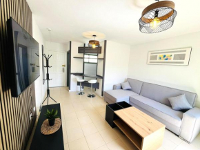 silent apartment with cozy terrace and ocean view